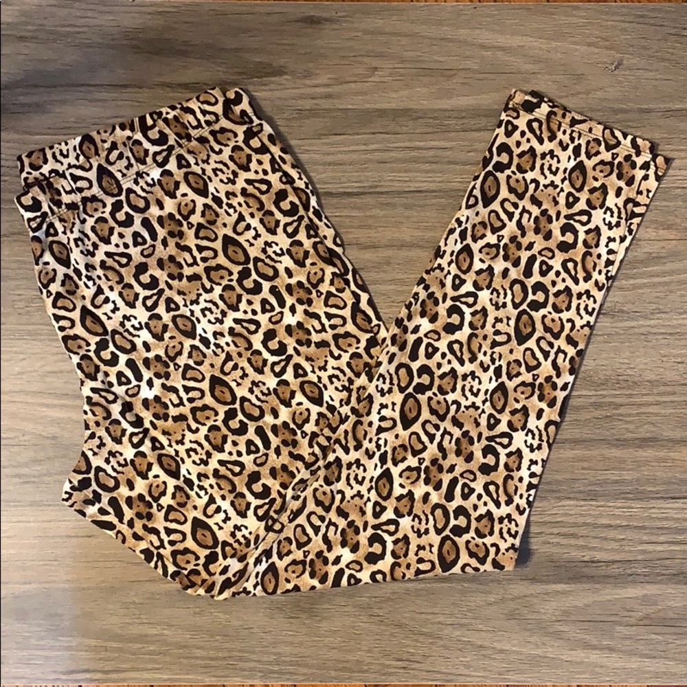 ✨{NEW} Leopard/Cheetah Print 🤔 Ankle Leggings ✨
